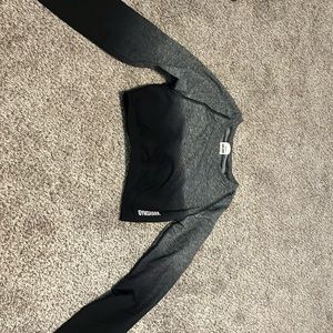 gymshark crop top - ombré - medium size - LONG SLEEVE
